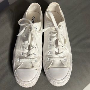 Men or Womens White Converse All Stars